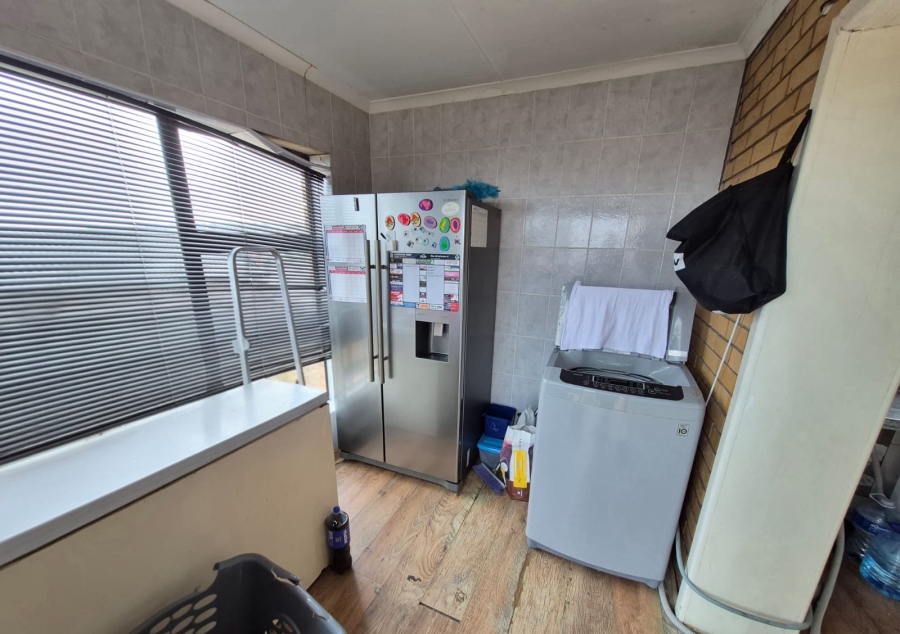 7 Bedroom Property for Sale in Dana Bay Western Cape